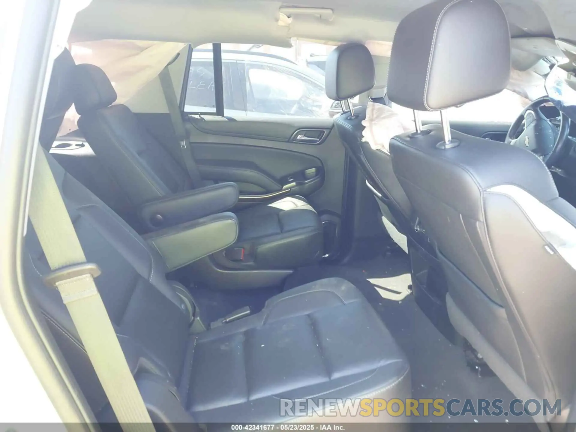 8 Photograph of a damaged car 1GNSKBKC5LR121085 CHEVROLET TAHOE 2020