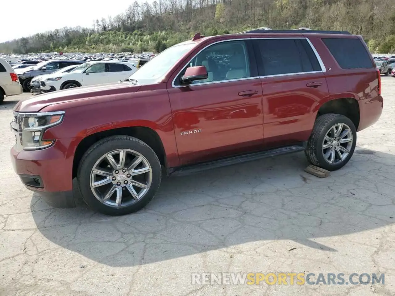 1 Photograph of a damaged car 1GNSKBKC5LR231618 CHEVROLET TAHOE 2020