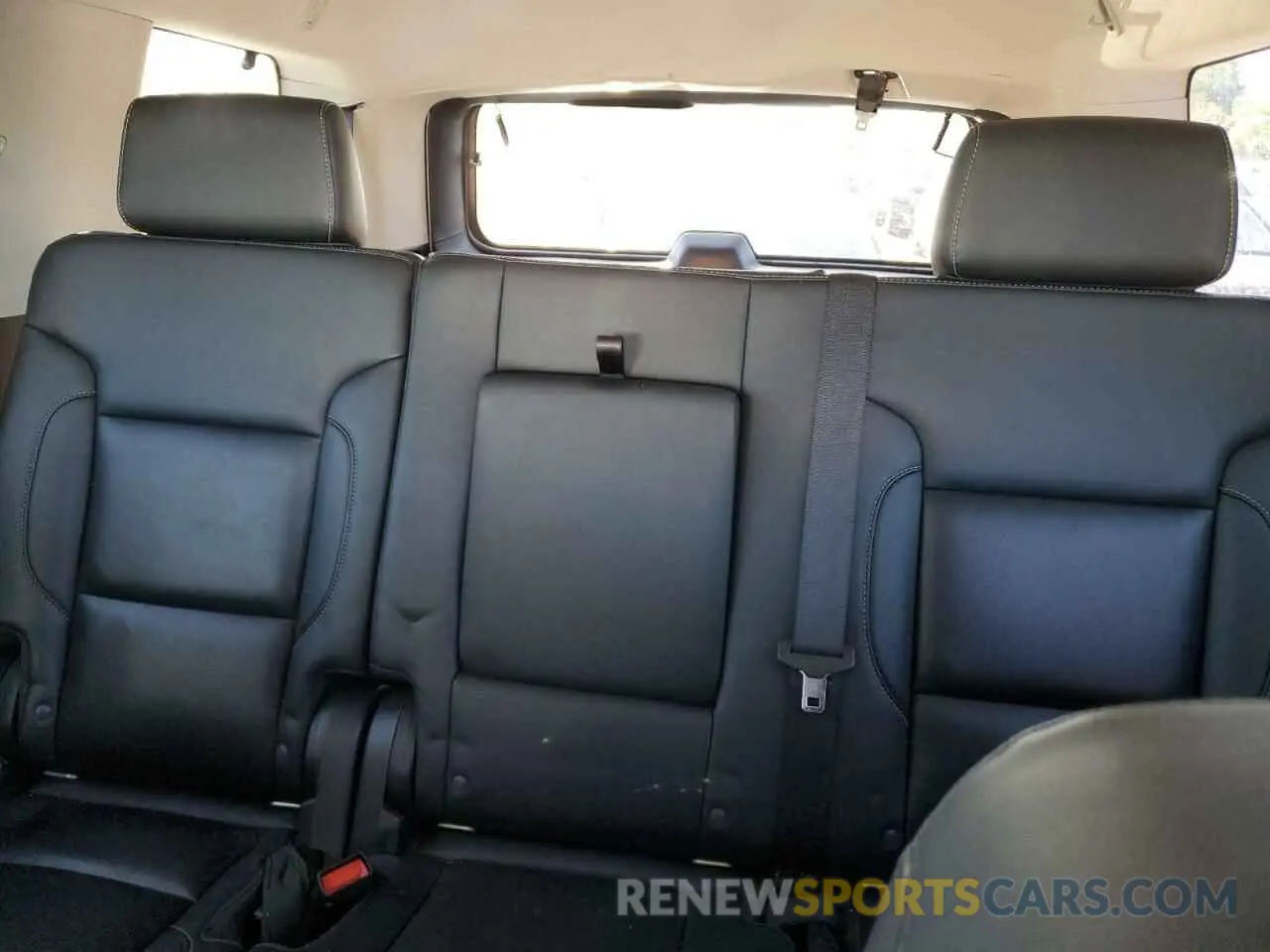 10 Photograph of a damaged car 1GNSKBKC5LR243378 CHEVROLET TAHOE 2020