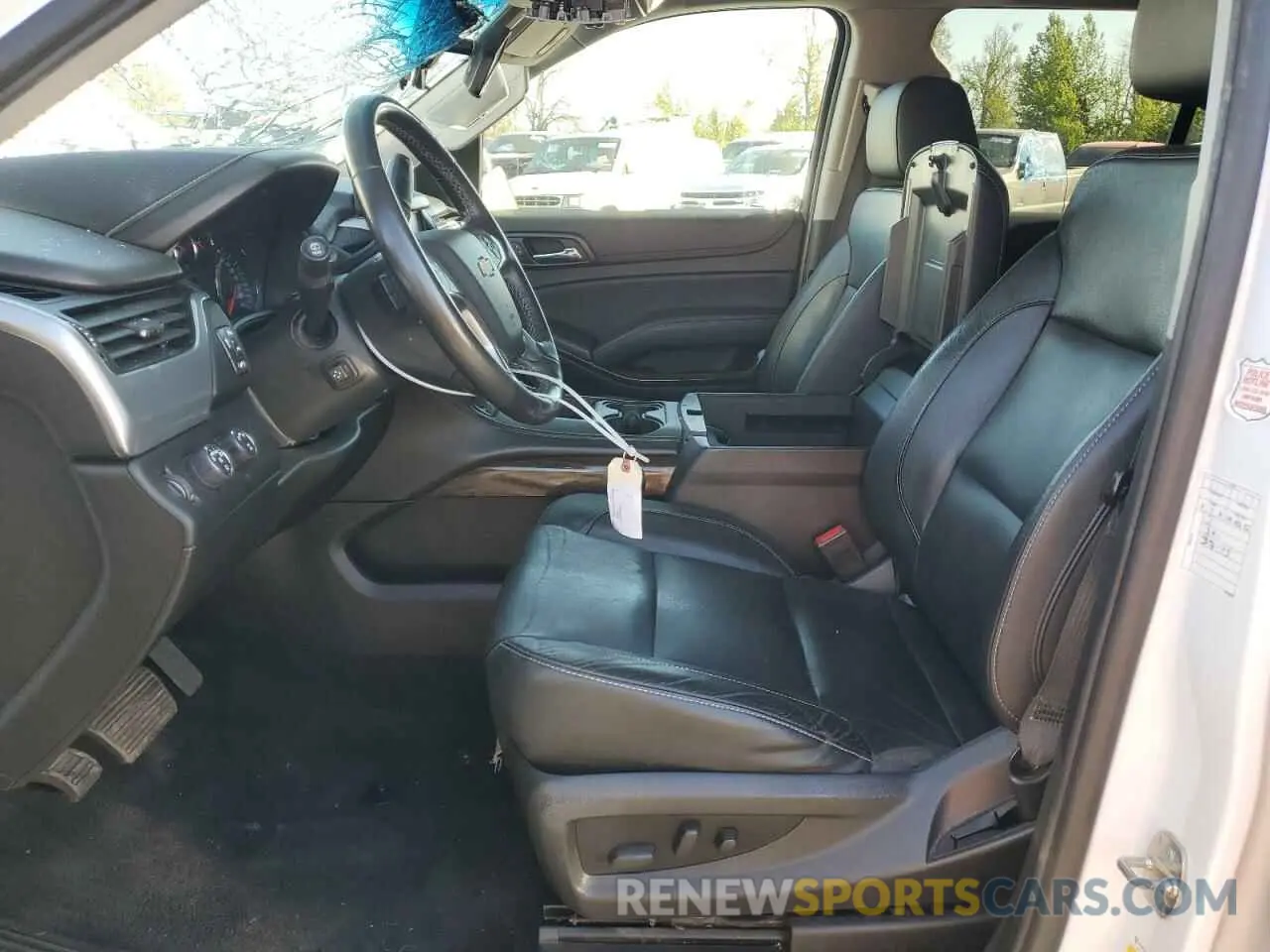 7 Photograph of a damaged car 1GNSKBKC5LR243378 CHEVROLET TAHOE 2020
