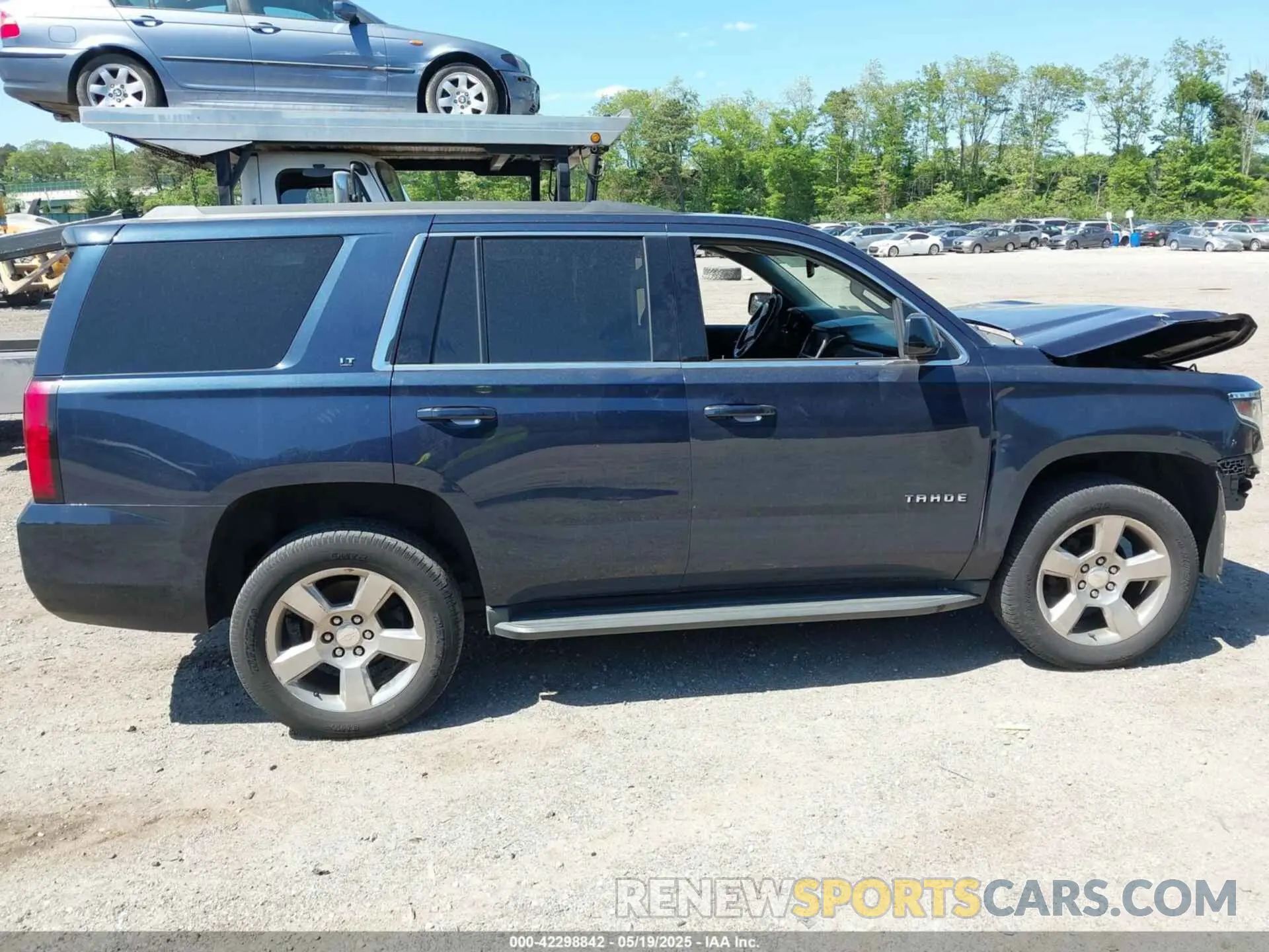 13 Photograph of a damaged car 1GNSKBKC6LR239081 CHEVROLET TAHOE 2020