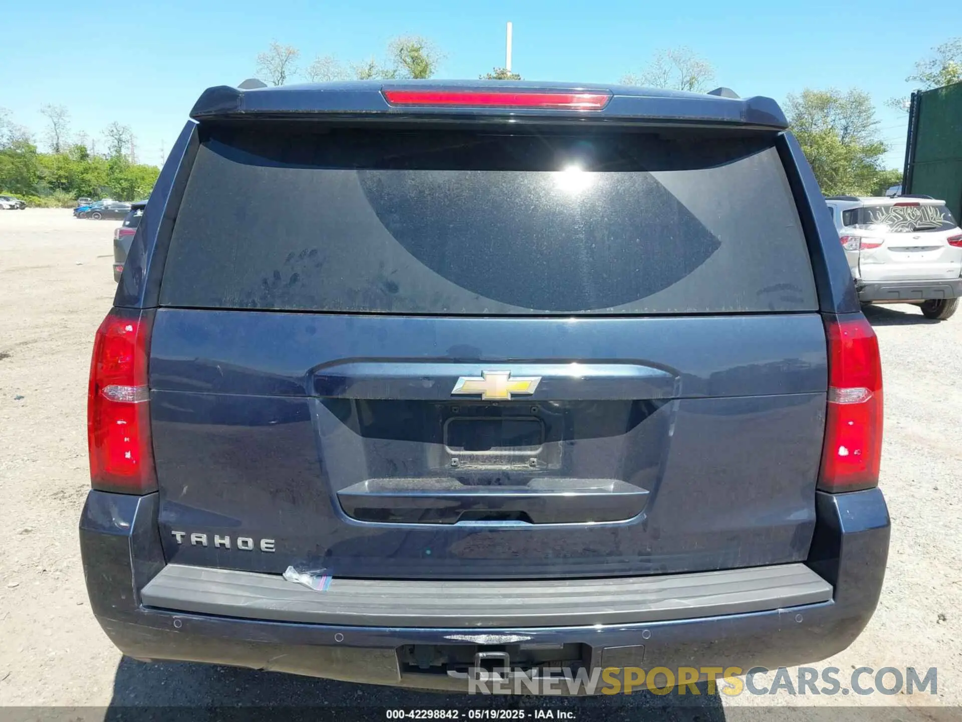 16 Photograph of a damaged car 1GNSKBKC6LR239081 CHEVROLET TAHOE 2020