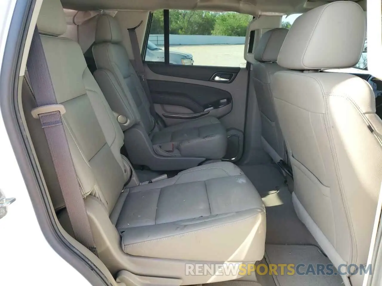11 Photograph of a damaged car 1GNSKBKC7LR124845 CHEVROLET TAHOE 2020