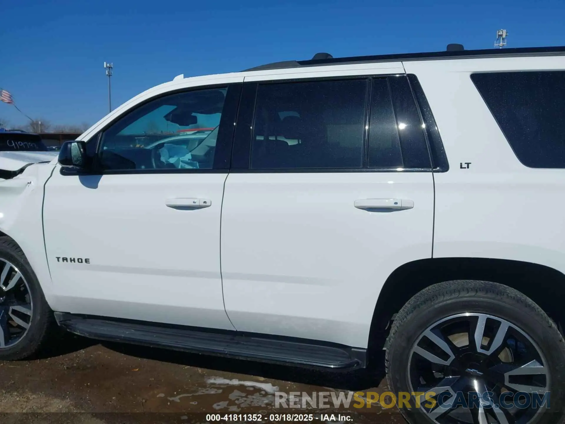 14 Photograph of a damaged car 1GNSKBKC8LR169132 CHEVROLET TAHOE 2020