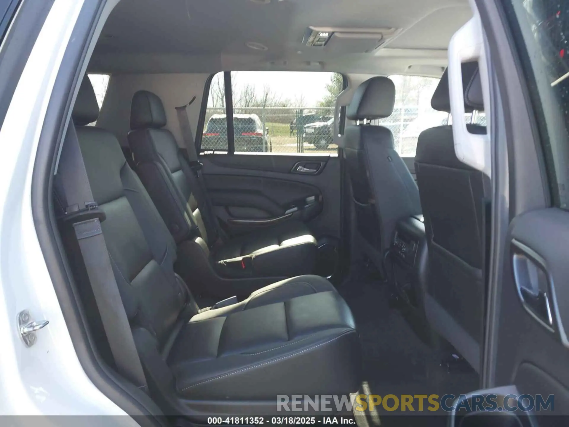 8 Photograph of a damaged car 1GNSKBKC8LR169132 CHEVROLET TAHOE 2020