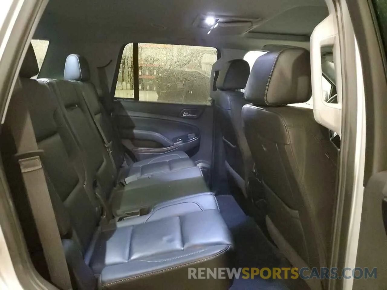 11 Photograph of a damaged car 1GNSKBKC8LR265505 CHEVROLET TAHOE 2020