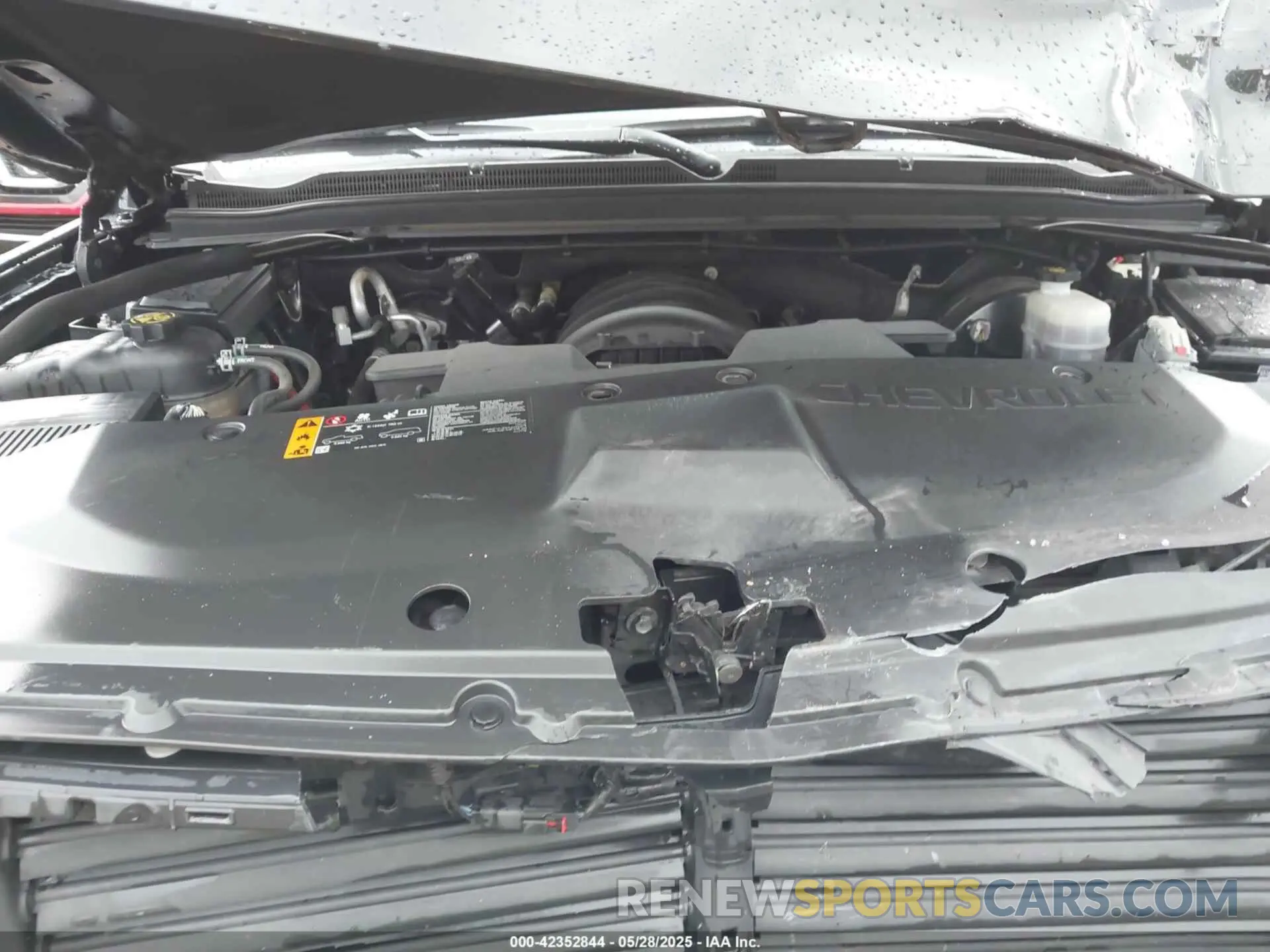 10 Photograph of a damaged car 1GNSKBKC8LR299525 CHEVROLET TAHOE 2020