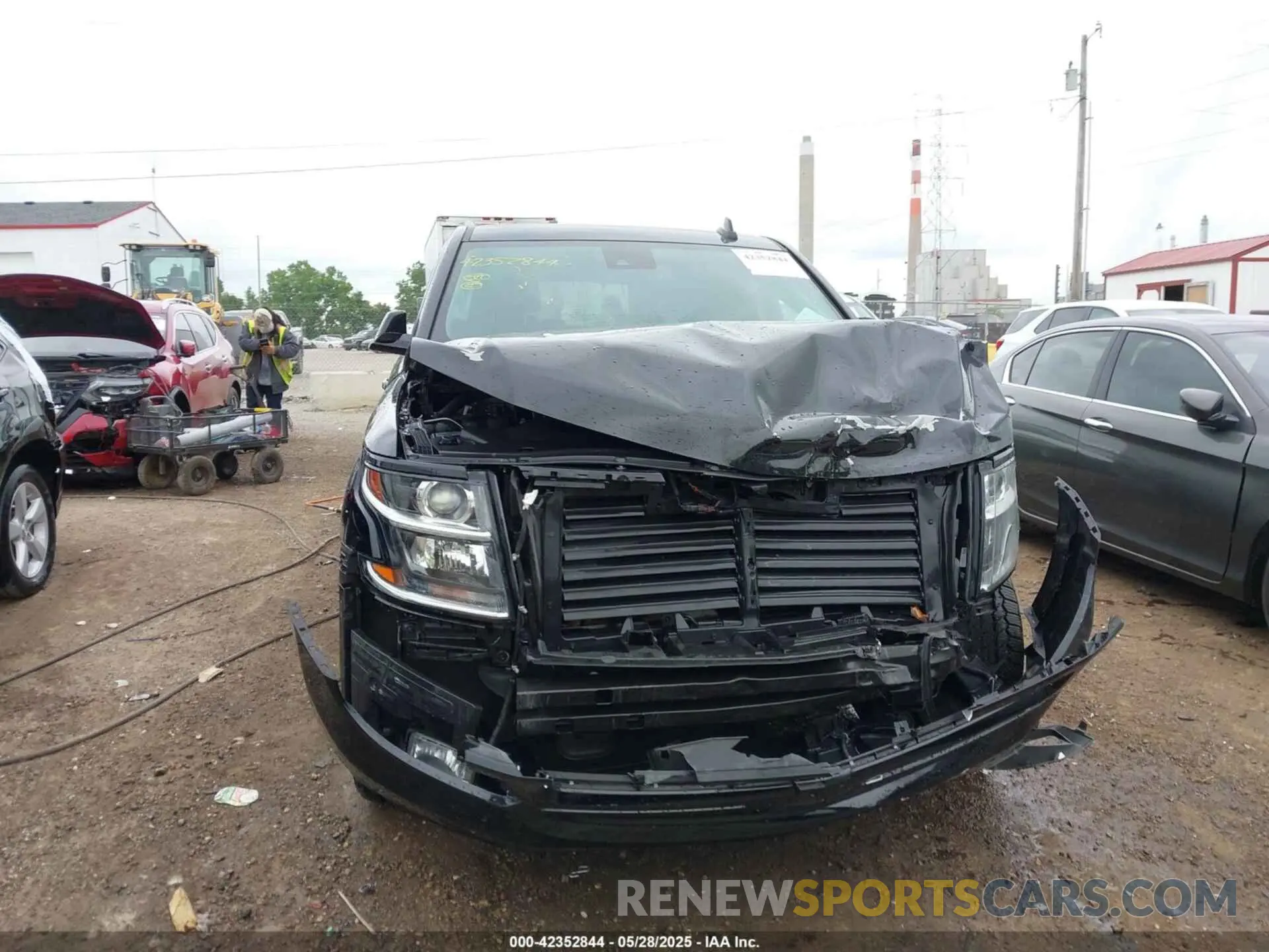 11 Photograph of a damaged car 1GNSKBKC8LR299525 CHEVROLET TAHOE 2020