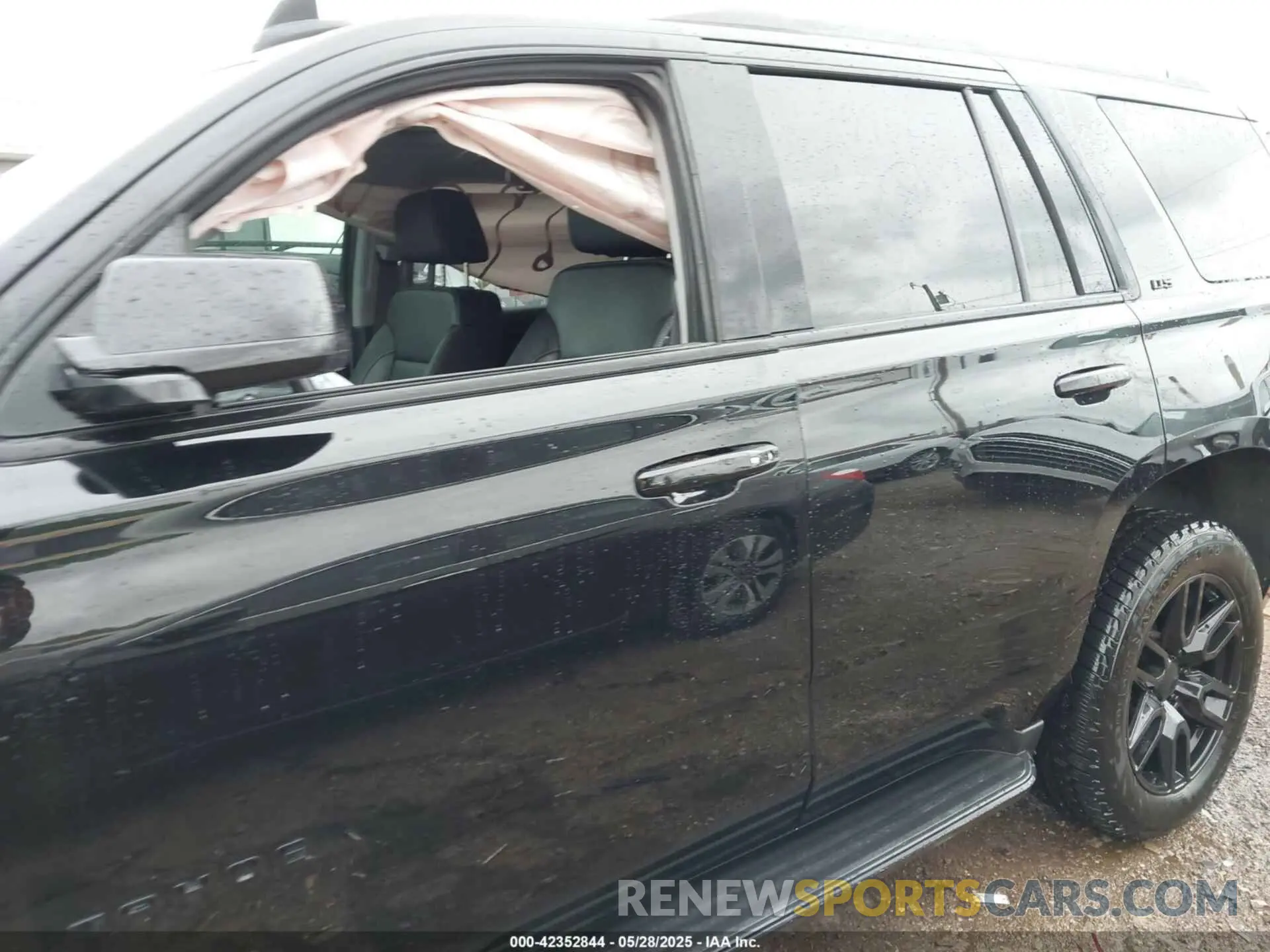 13 Photograph of a damaged car 1GNSKBKC8LR299525 CHEVROLET TAHOE 2020