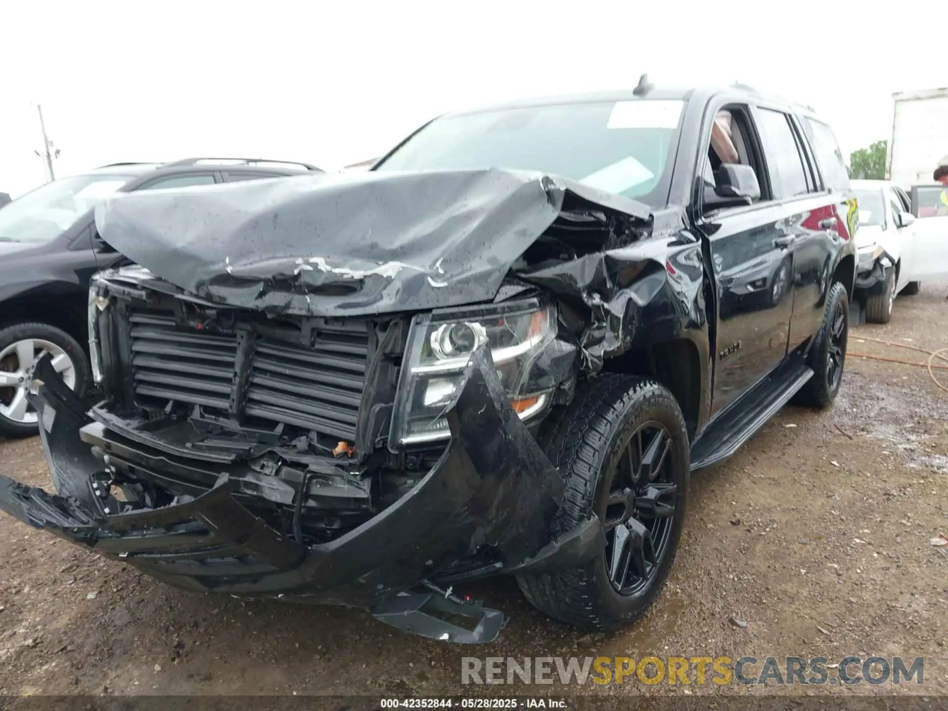 6 Photograph of a damaged car 1GNSKBKC8LR299525 CHEVROLET TAHOE 2020