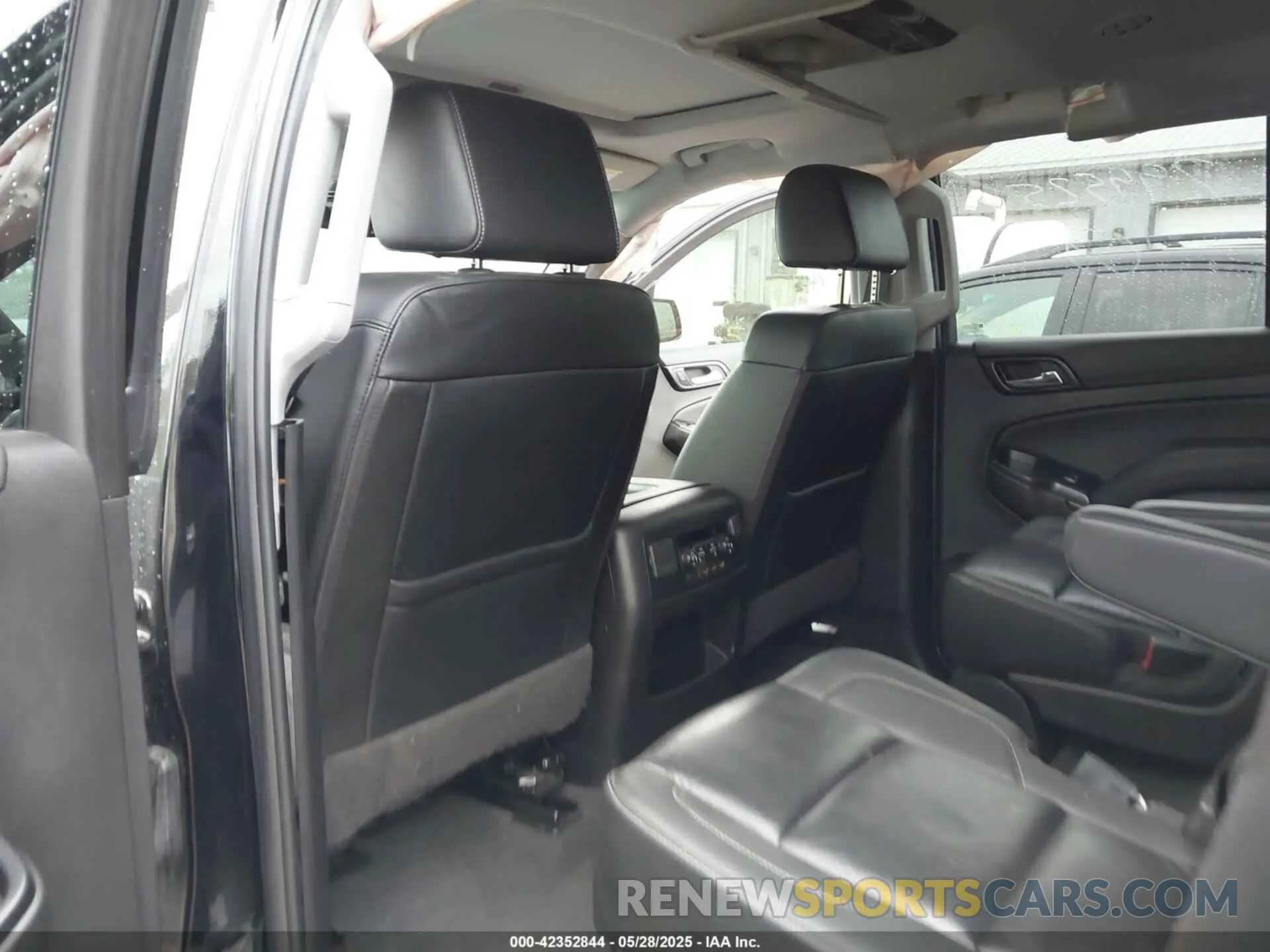 8 Photograph of a damaged car 1GNSKBKC8LR299525 CHEVROLET TAHOE 2020