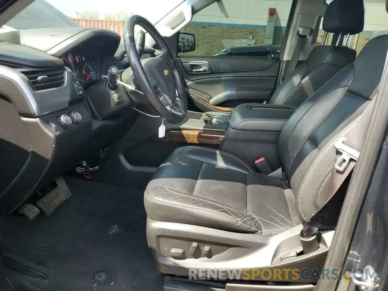 7 Photograph of a damaged car 1GNSKBKC9LR126340 CHEVROLET TAHOE 2020