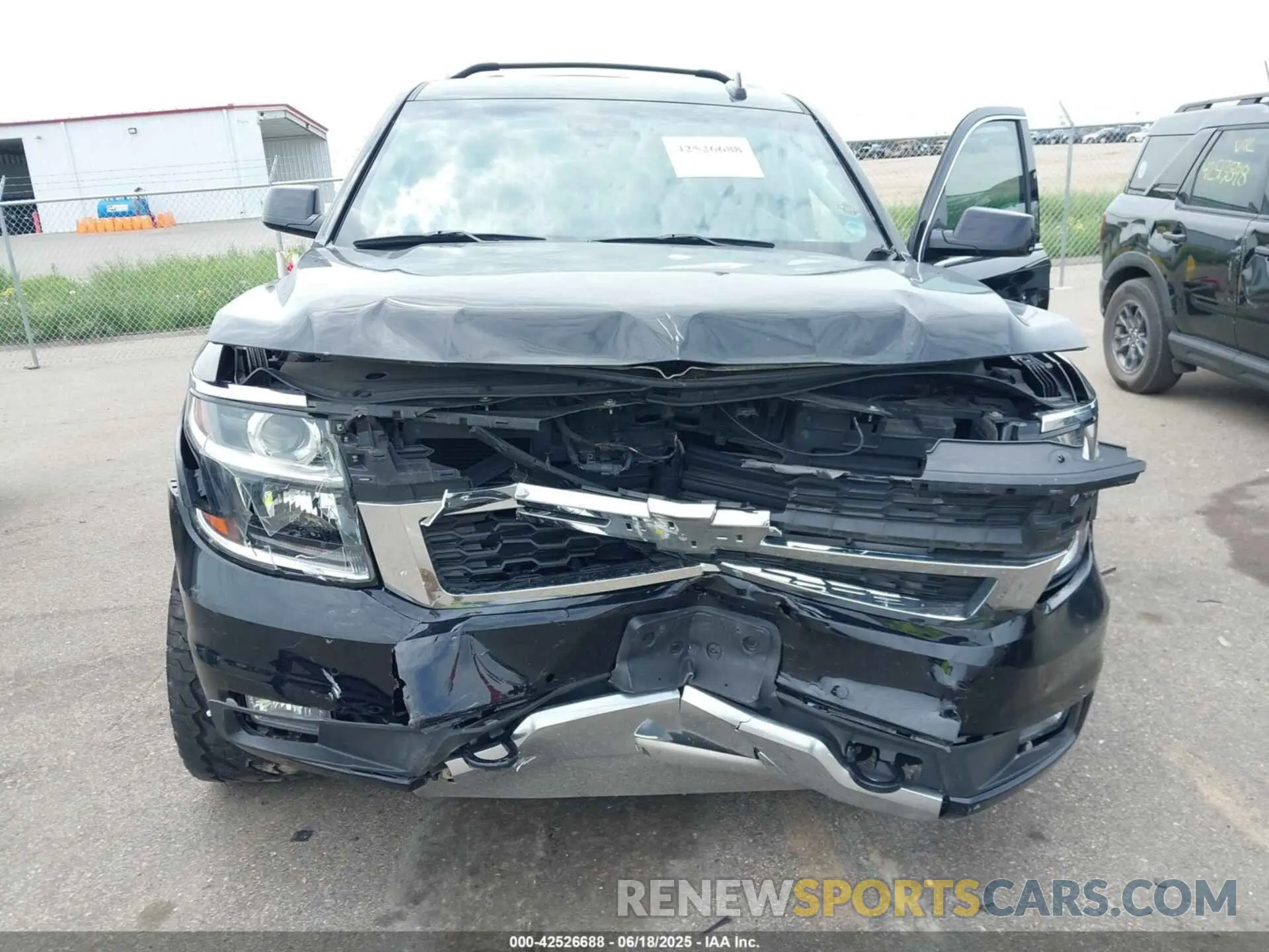 6 Photograph of a damaged car 1GNSKBKC9LR129187 CHEVROLET TAHOE 2020