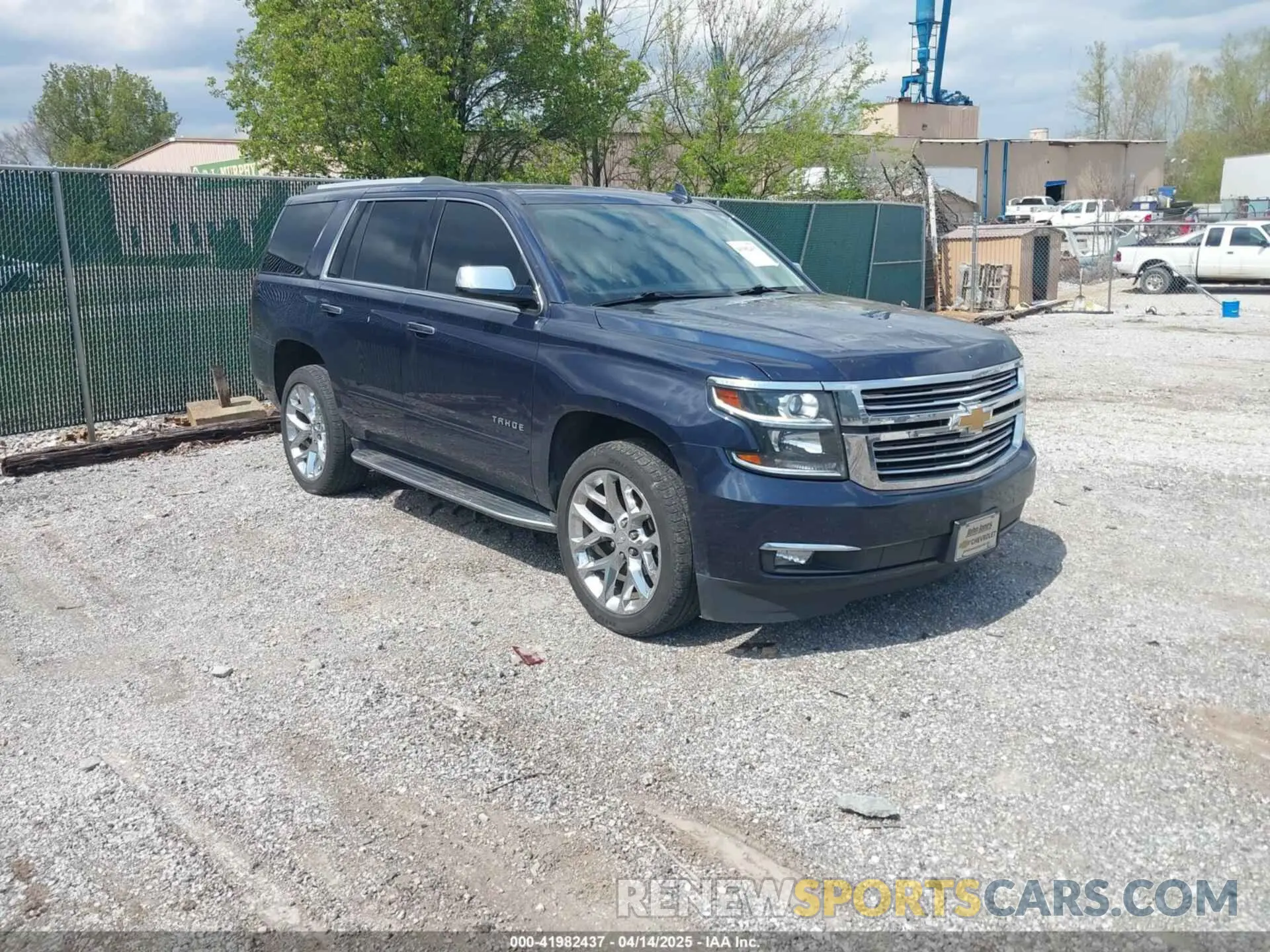 1 Photograph of a damaged car 1GNSKCKC8LR136735 CHEVROLET TAHOE 2020