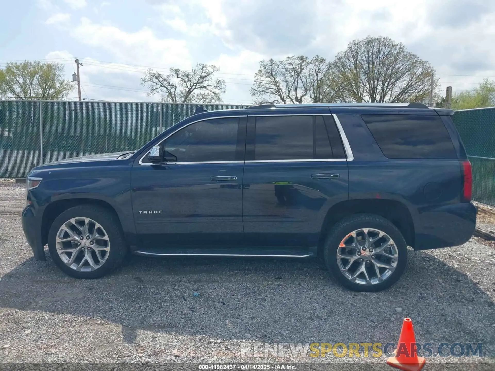 14 Photograph of a damaged car 1GNSKCKC8LR136735 CHEVROLET TAHOE 2020