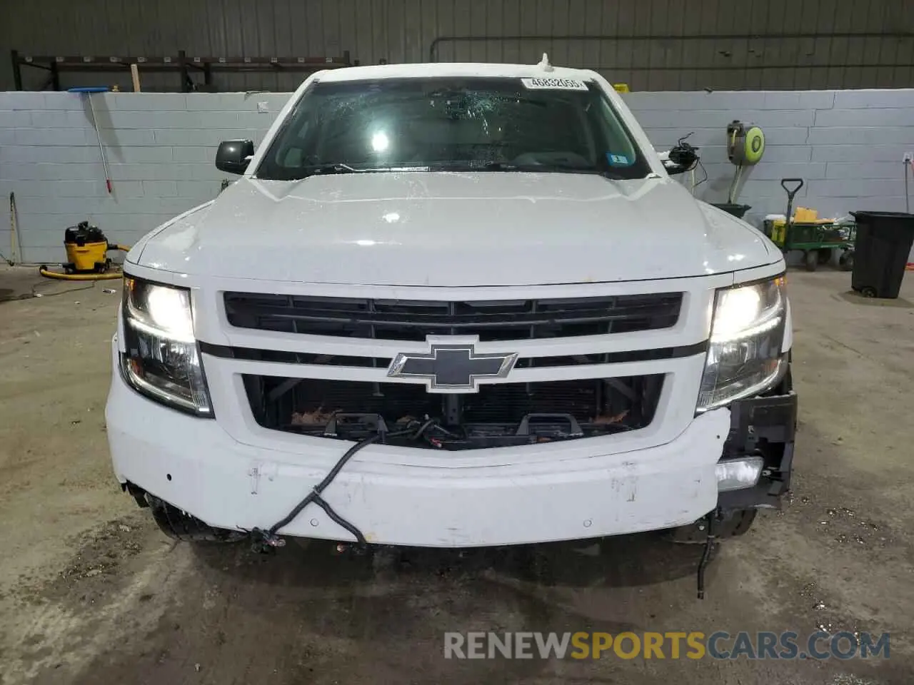 5 Photograph of a damaged car 1GNSKCKJ2LR300639 CHEVROLET TAHOE 2020