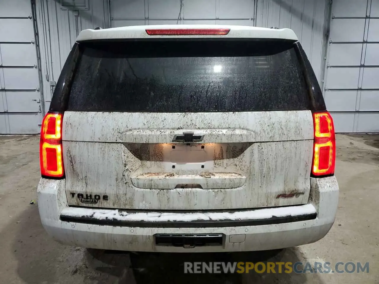 6 Photograph of a damaged car 1GNSKCKJ2LR300639 CHEVROLET TAHOE 2020