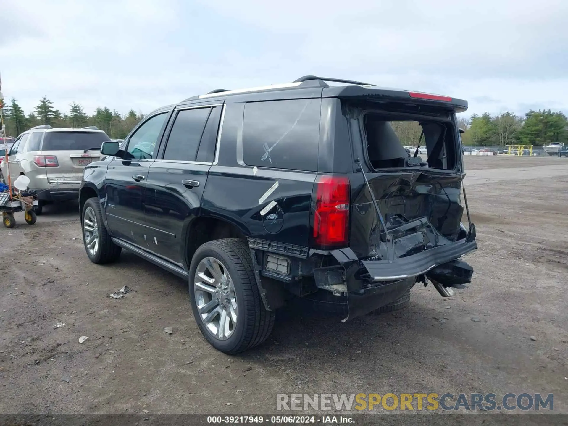 3 Photograph of a damaged car 1GNSKCKJ4LR126699 CHEVROLET TAHOE 2020