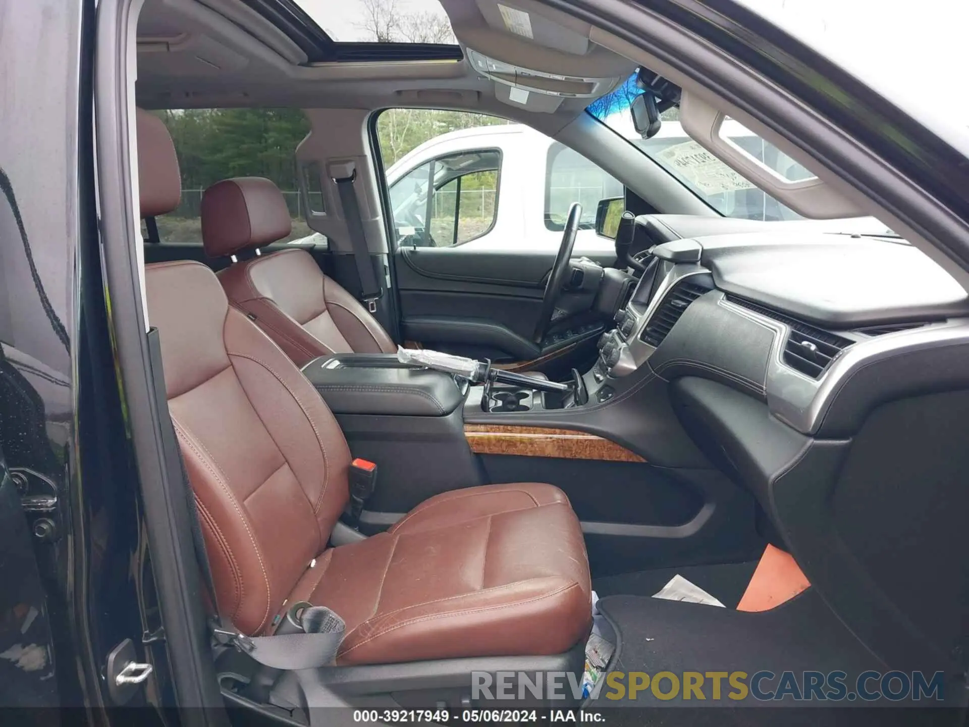 5 Photograph of a damaged car 1GNSKCKJ4LR126699 CHEVROLET TAHOE 2020