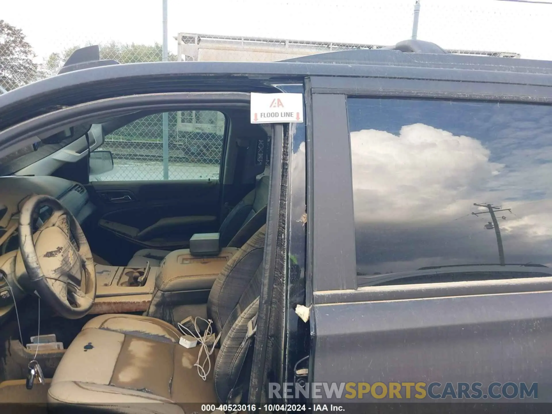 6 Photograph of a damaged car 1GNSKCKJ4LR300528 CHEVROLET TAHOE 2020