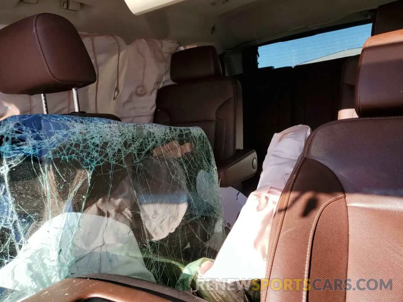 10 Photograph of a damaged car 1GNSKCKJ5LR169805 CHEVROLET TAHOE 2020