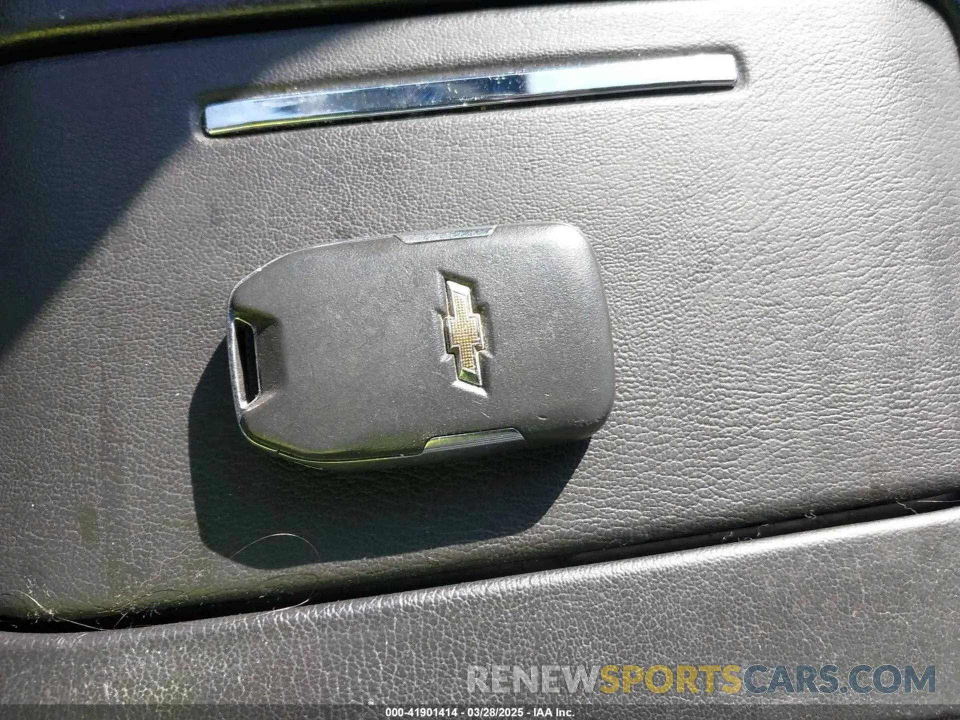 11 Photograph of a damaged car 1GNSKCKJ6LR186564 CHEVROLET TAHOE 2020