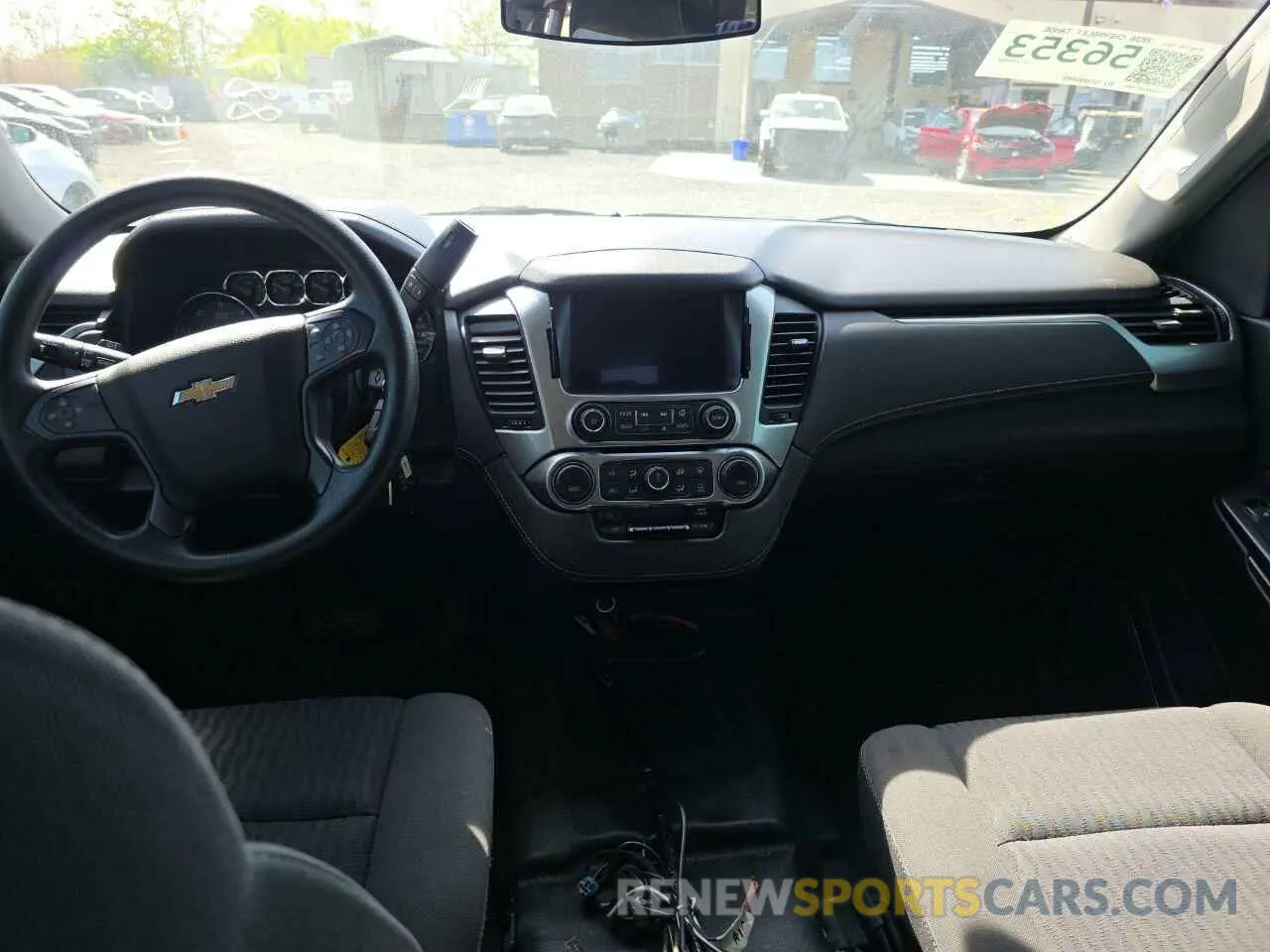 9 Photograph of a damaged car 1GNSKDEC1LR229808 CHEVROLET TAHOE 2020