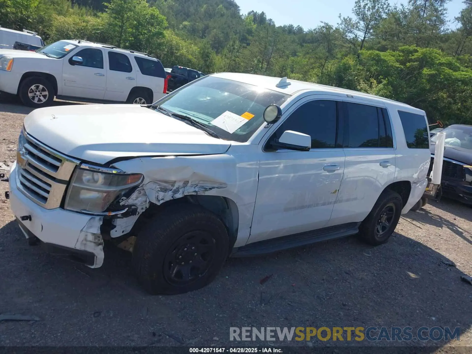6 Photograph of a damaged car 1GNSKDEC7LR124772 CHEVROLET TAHOE 2020