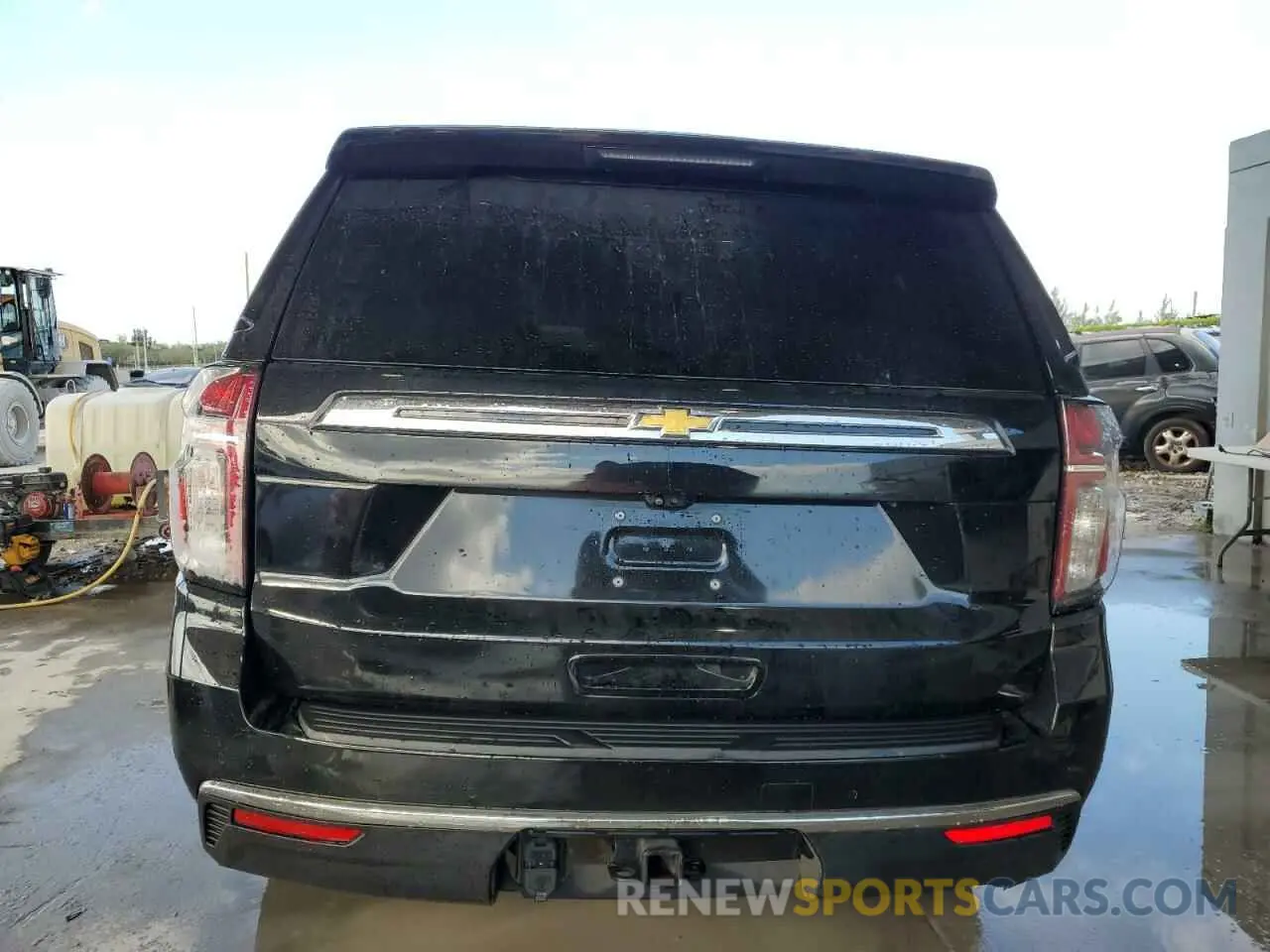 6 Photograph of a damaged car 1GNSCLED5MR291598 CHEVROLET TAHOE 2021