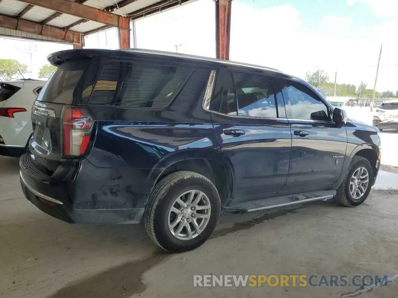 3 Photograph of a damaged car 1GNSCMKD0MR392607 CHEVROLET TAHOE 2021