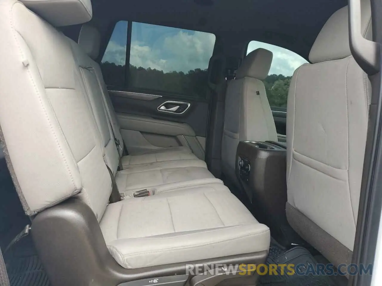 11 Photograph of a damaged car 1GNSCMKD5MR381599 CHEVROLET TAHOE 2021
