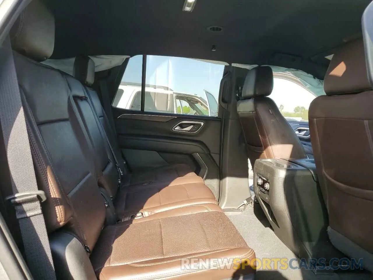 11 Photograph of a damaged car 1GNSCMKD8MR454528 CHEVROLET TAHOE 2021