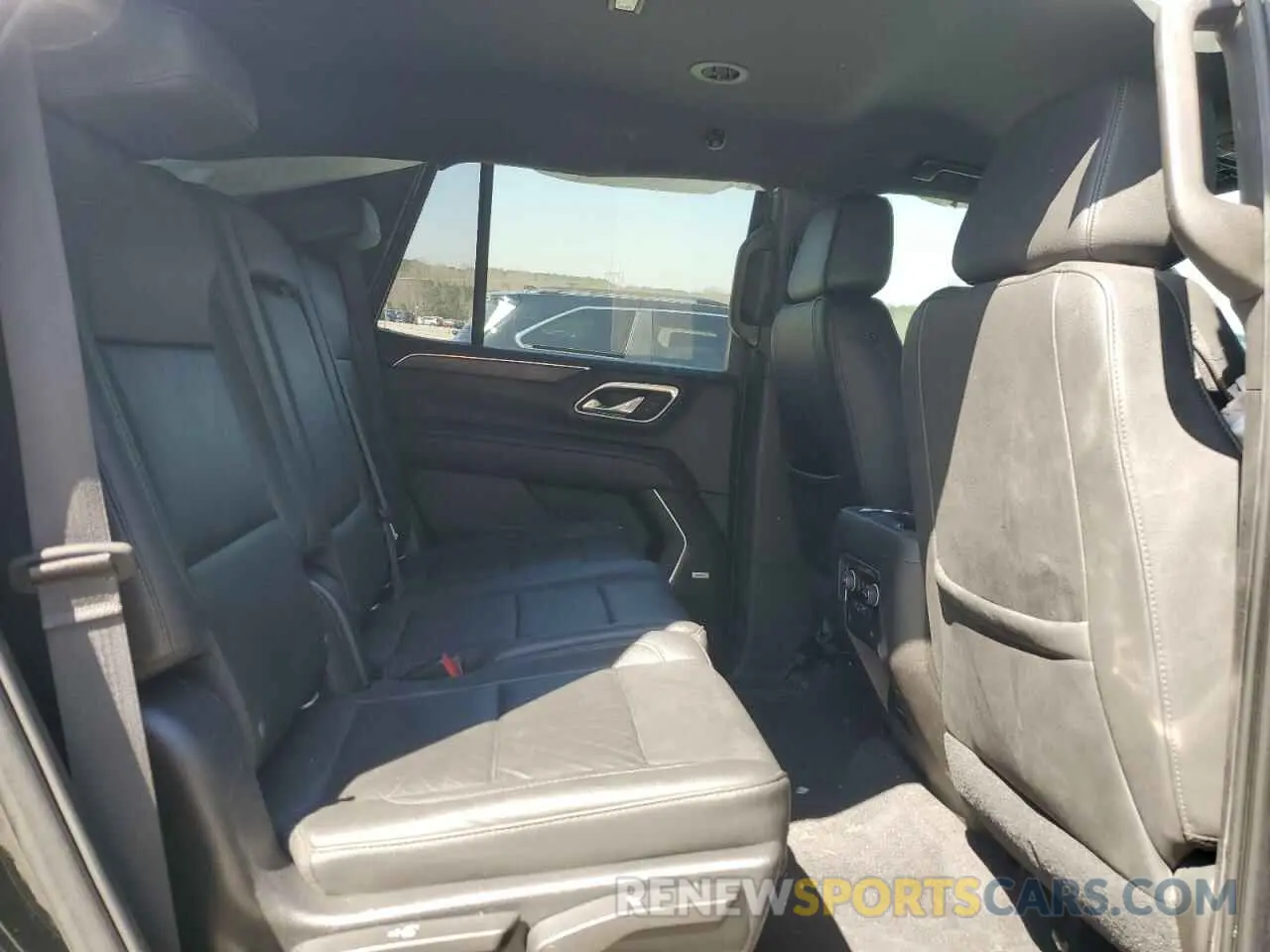 11 Photograph of a damaged car 1GNSCNKD0MR301731 CHEVROLET TAHOE 2021