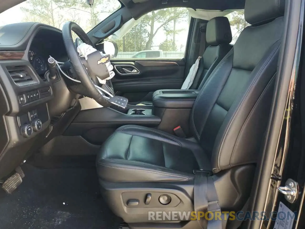 7 Photograph of a damaged car 1GNSCNKD0MR301731 CHEVROLET TAHOE 2021