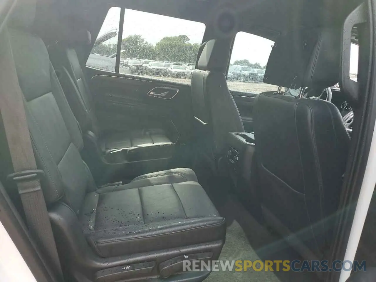 11 Photograph of a damaged car 1GNSCNKD0MR418886 CHEVROLET TAHOE 2021