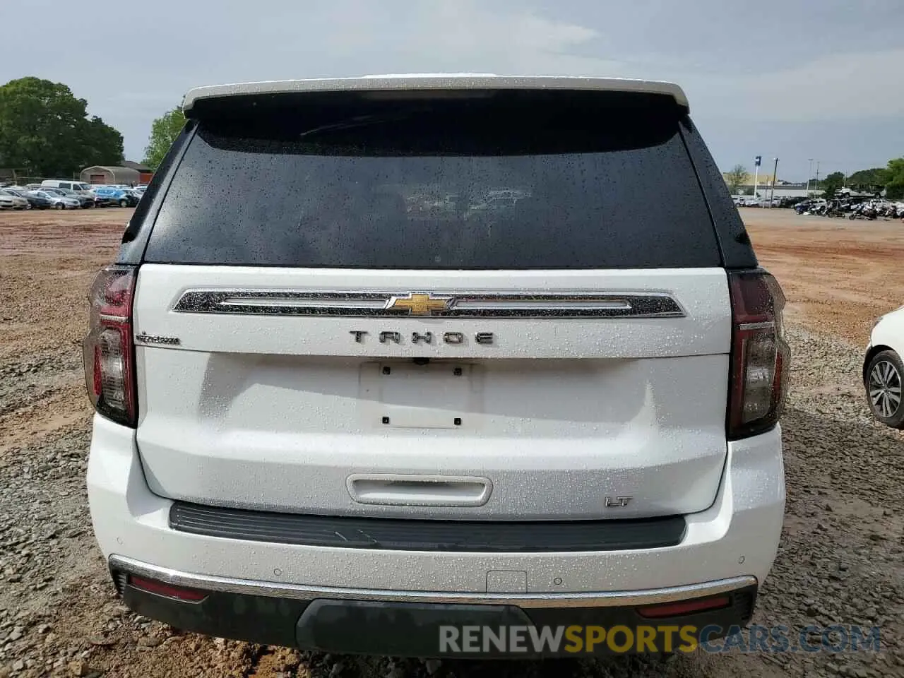 6 Photograph of a damaged car 1GNSCNKD0MR418886 CHEVROLET TAHOE 2021