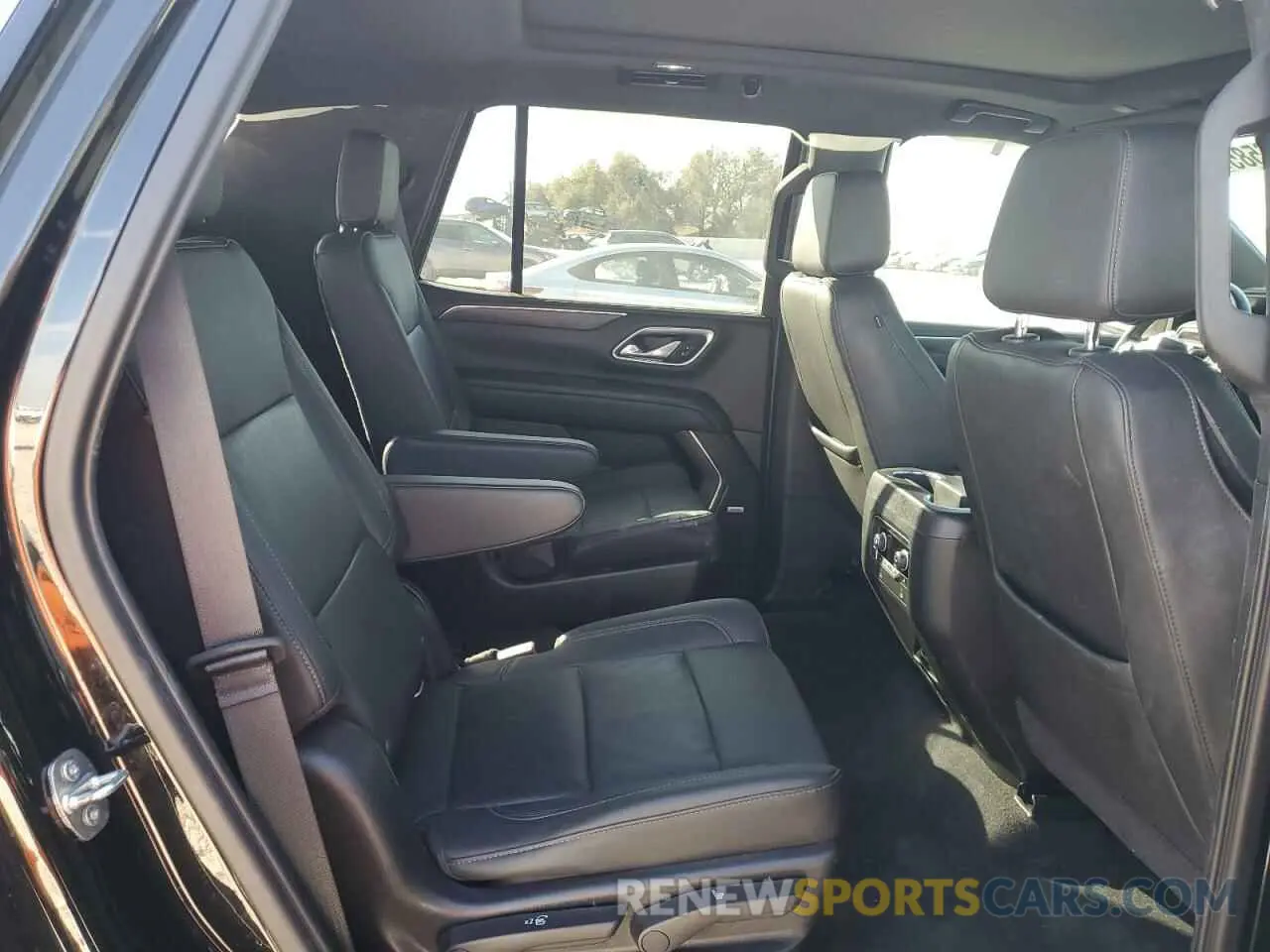 12 Photograph of a damaged car 1GNSCNKD7MR136017 CHEVROLET TAHOE 2021