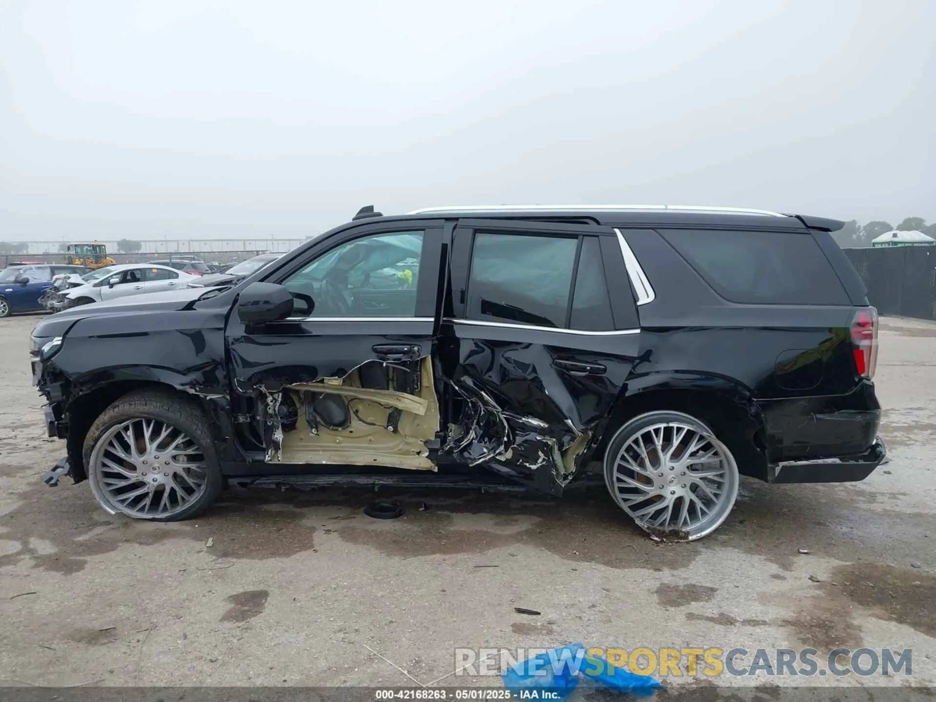 15 Photograph of a damaged car 1GNSCNKDXMR172381 CHEVROLET TAHOE 2021