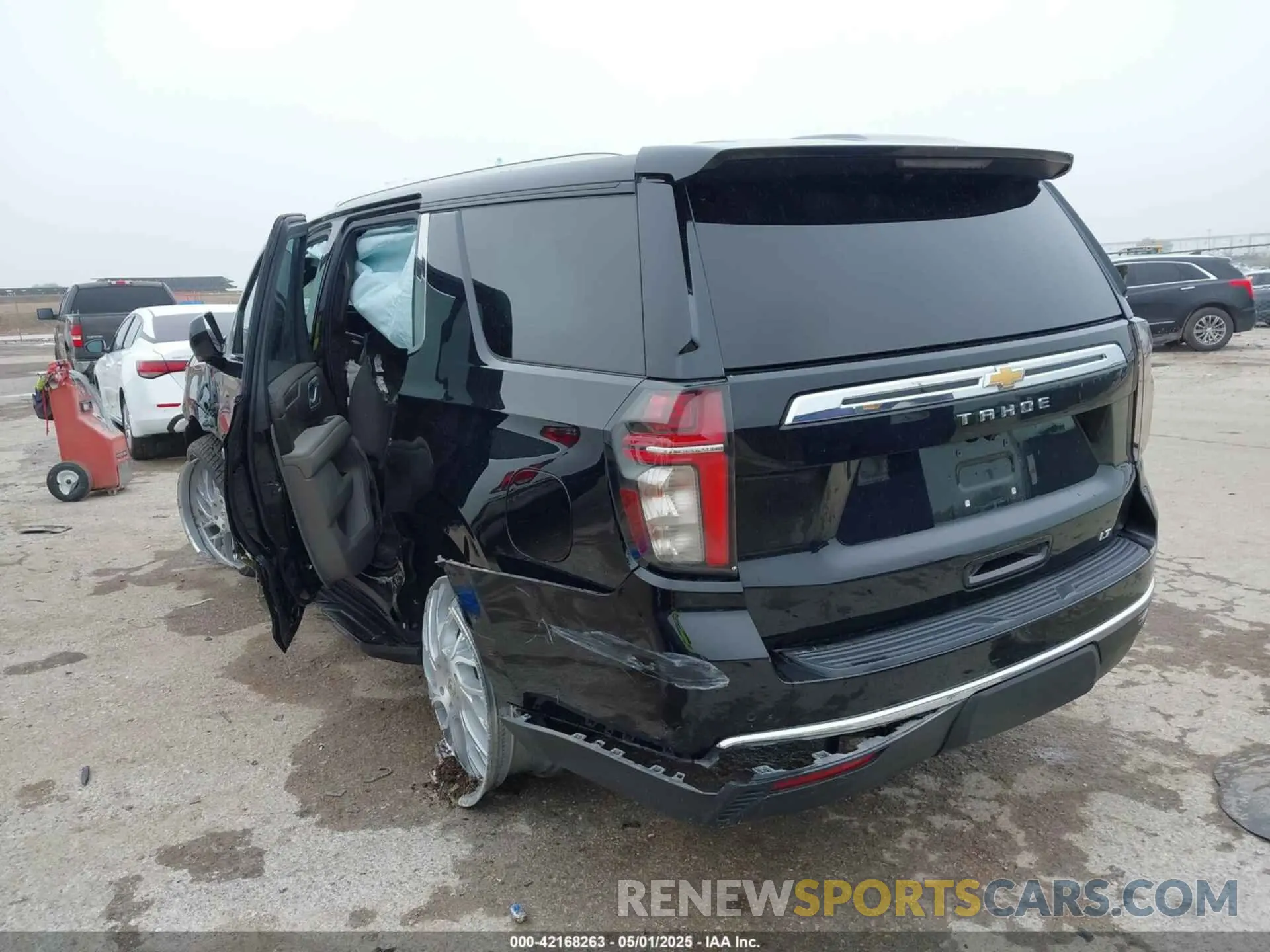 3 Photograph of a damaged car 1GNSCNKDXMR172381 CHEVROLET TAHOE 2021