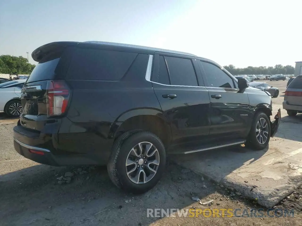 3 Photograph of a damaged car 1GNSCNKT0MR307343 CHEVROLET TAHOE 2021