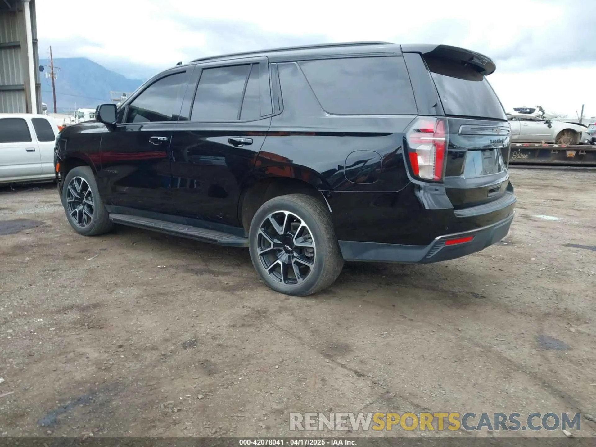 3 Photograph of a damaged car 1GNSCRKD9MR245313 CHEVROLET TAHOE 2021
