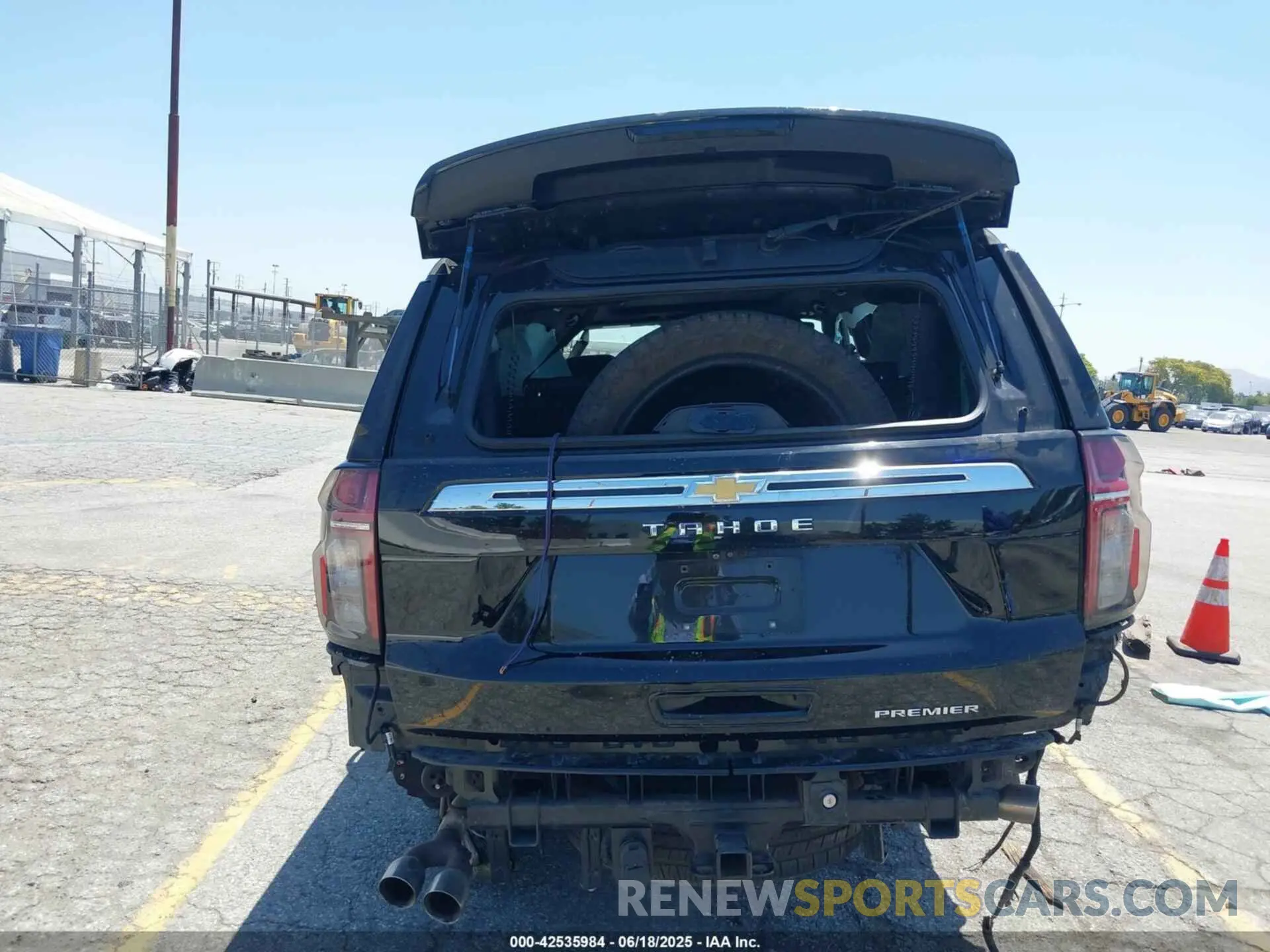 15 Photograph of a damaged car 1GNSCSKD0MR108266 CHEVROLET TAHOE 2021