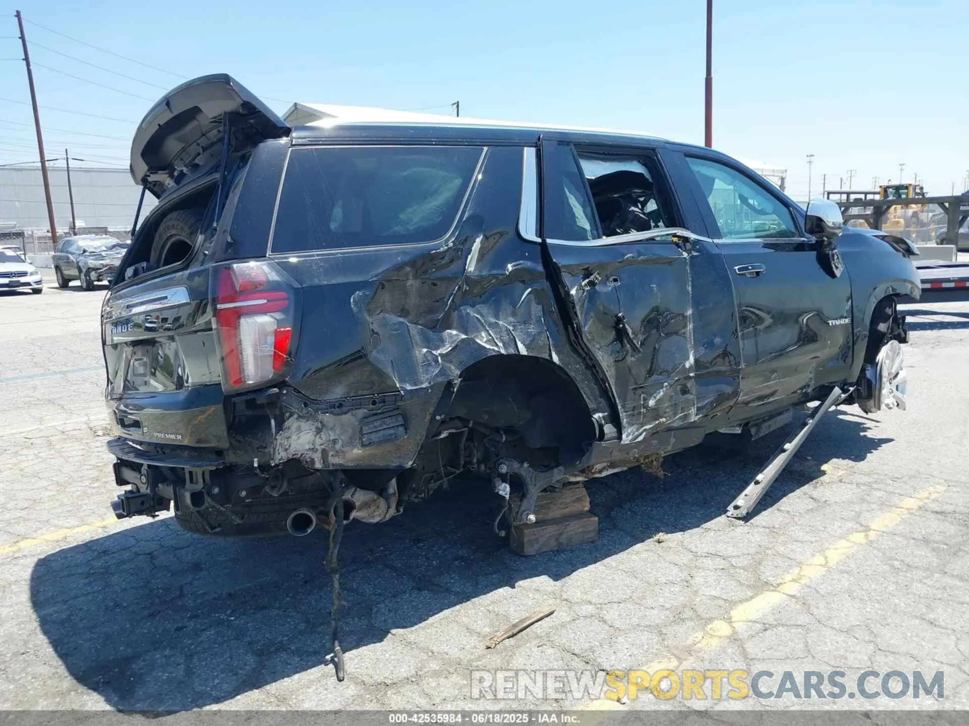 4 Photograph of a damaged car 1GNSCSKD0MR108266 CHEVROLET TAHOE 2021