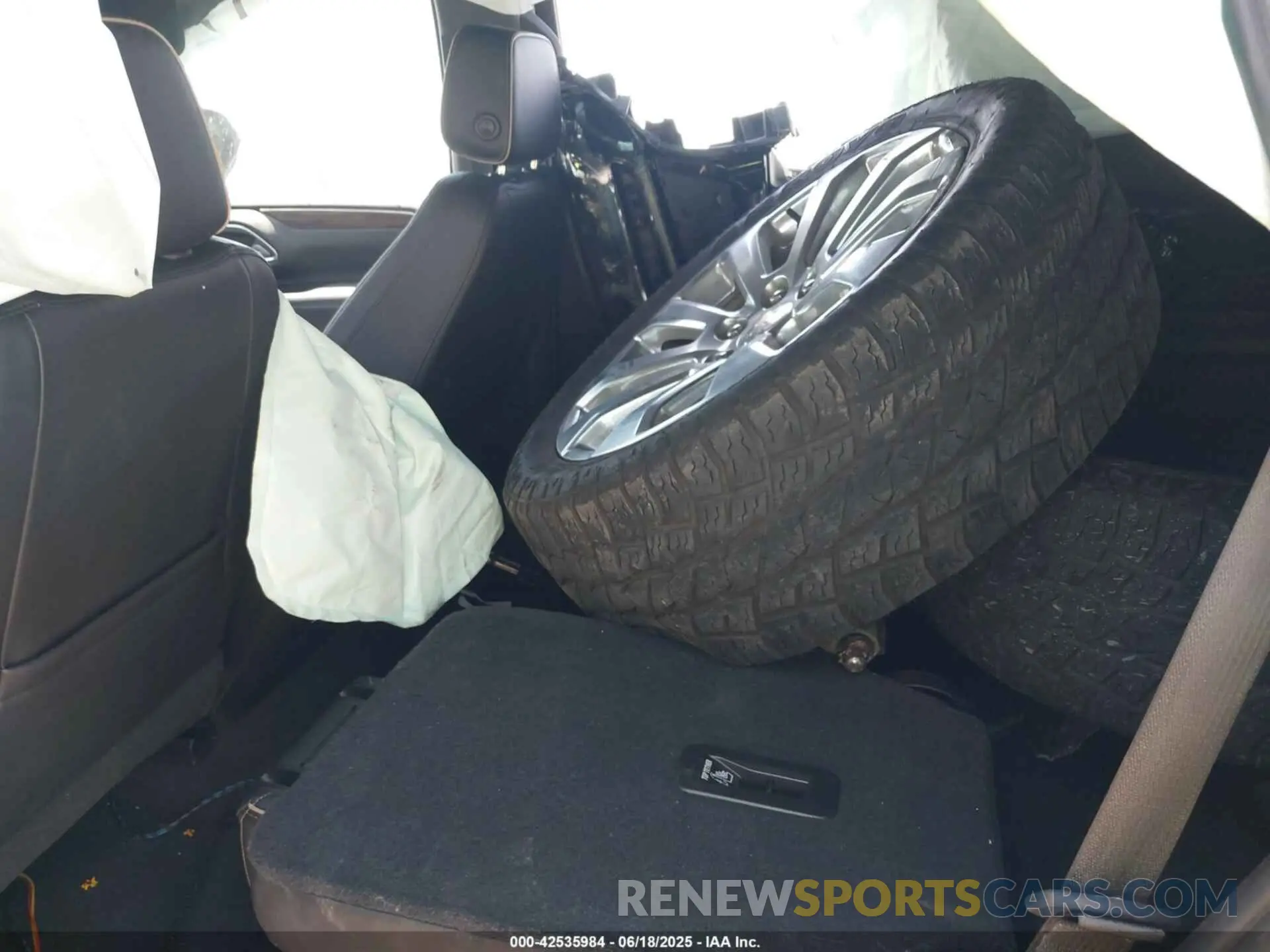 8 Photograph of a damaged car 1GNSCSKD0MR108266 CHEVROLET TAHOE 2021