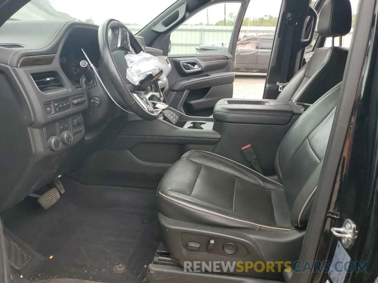 7 Photograph of a damaged car 1GNSCSKD1MR104260 CHEVROLET TAHOE 2021