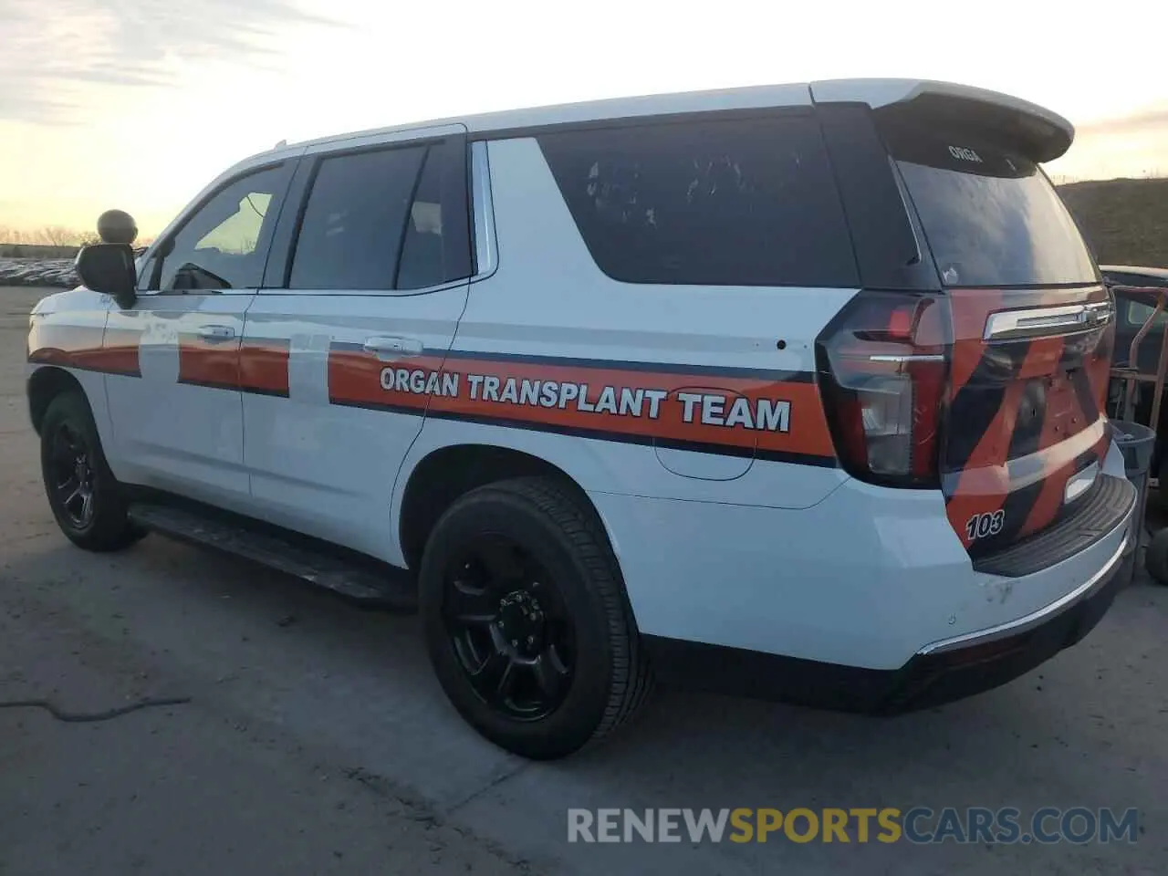 2 Photograph of a damaged car 1GNSKLED1MR360113 CHEVROLET TAHOE 2021