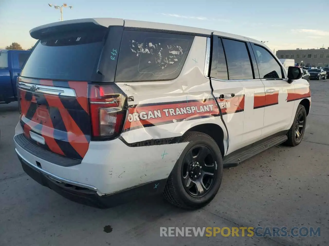 3 Photograph of a damaged car 1GNSKLED1MR360113 CHEVROLET TAHOE 2021