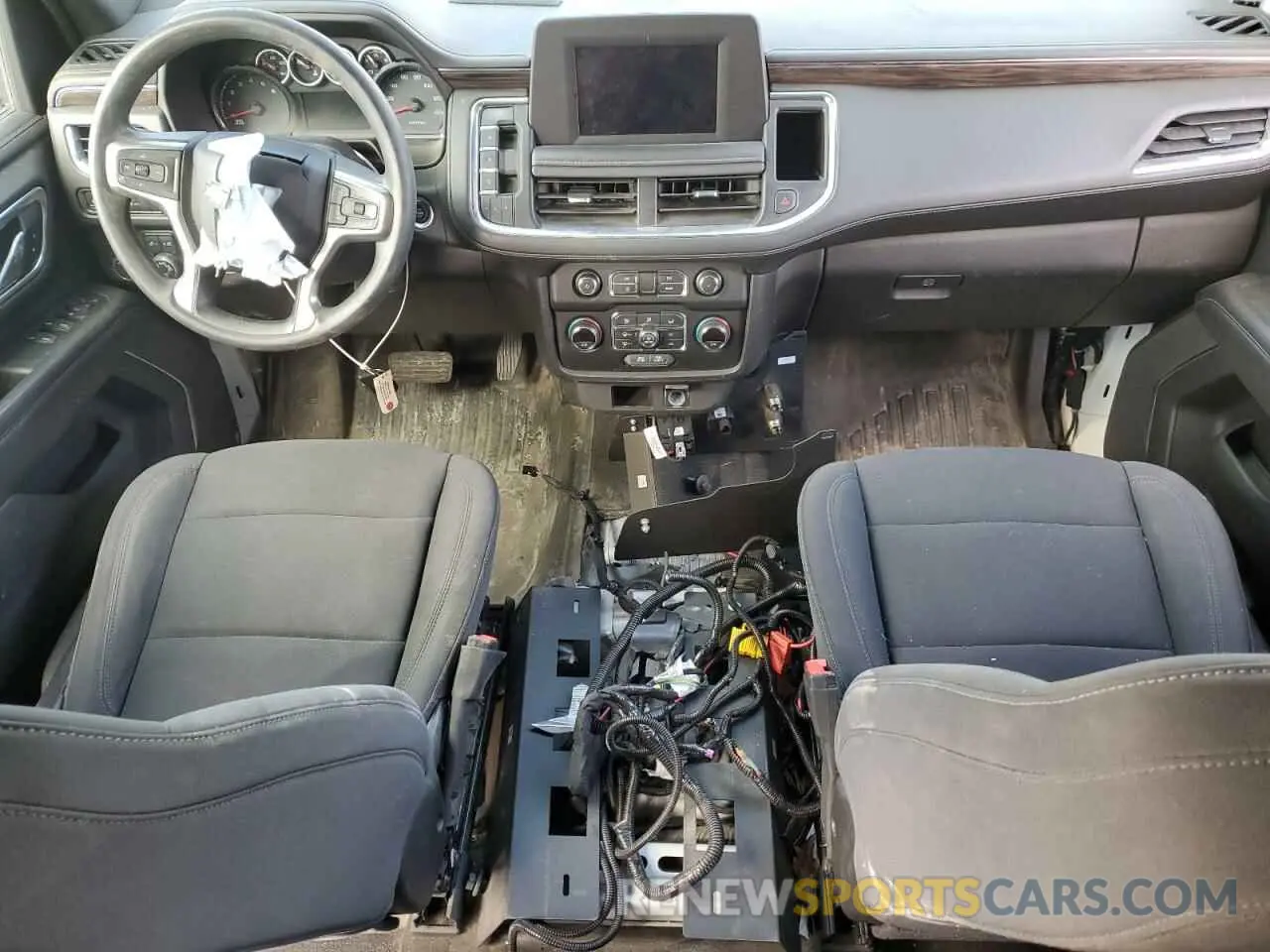 8 Photograph of a damaged car 1GNSKLED8MR266097 CHEVROLET TAHOE 2021