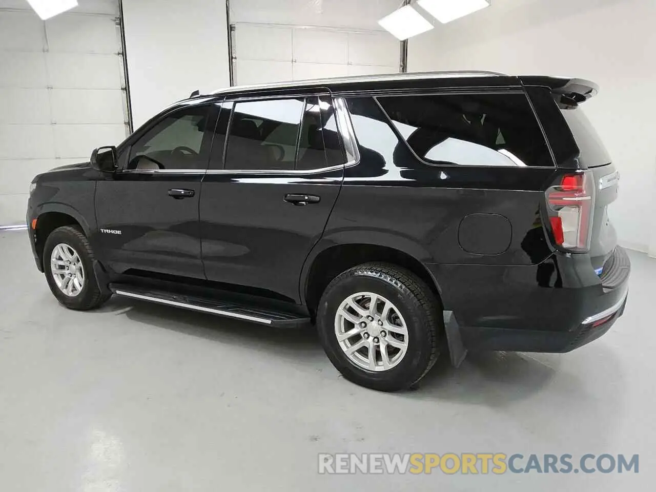 2 Photograph of a damaged car 1GNSKMKD1MR432213 CHEVROLET TAHOE 2021