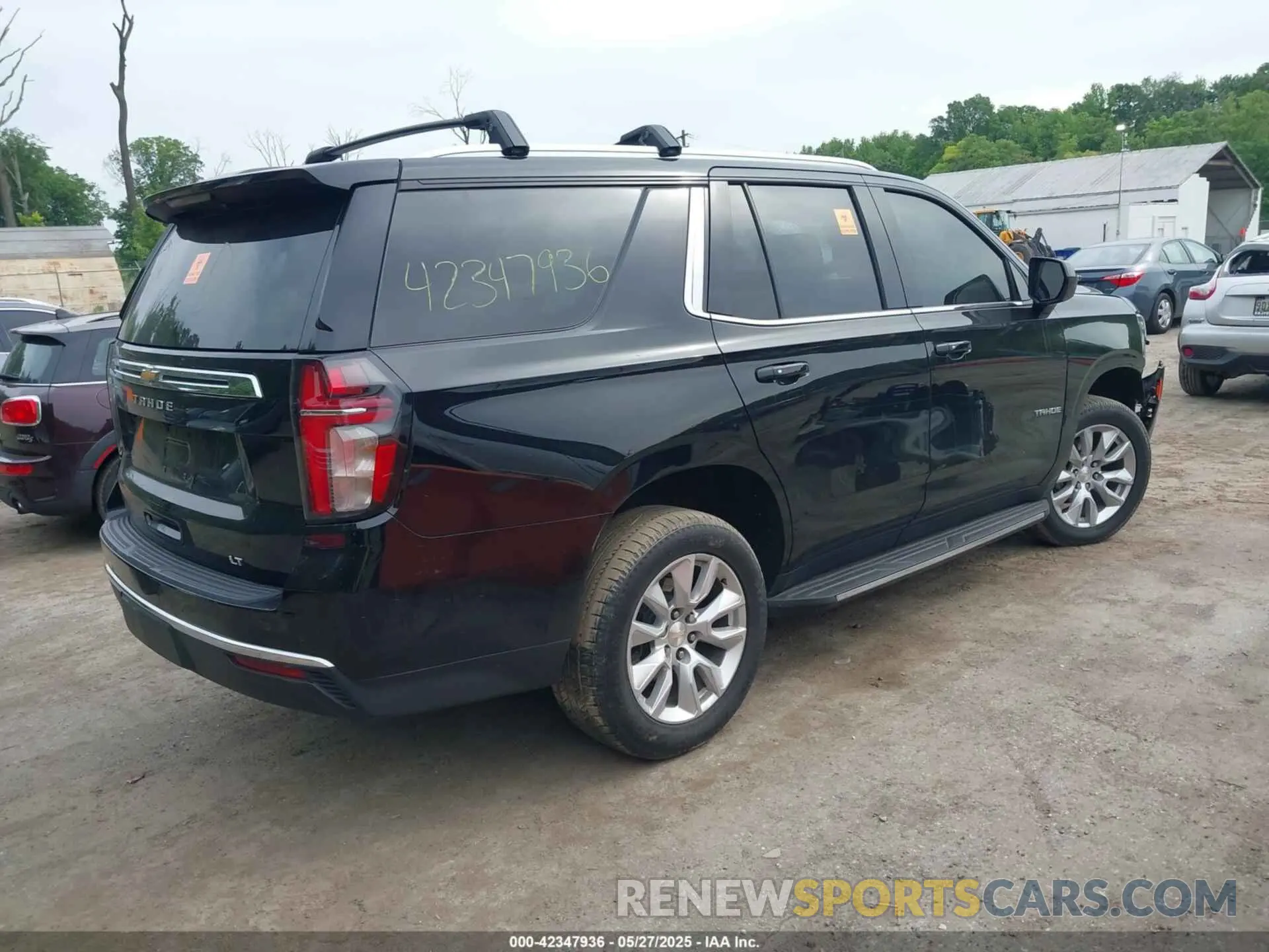 4 Photograph of a damaged car 1GNSKNKD0MR372236 CHEVROLET TAHOE 2021